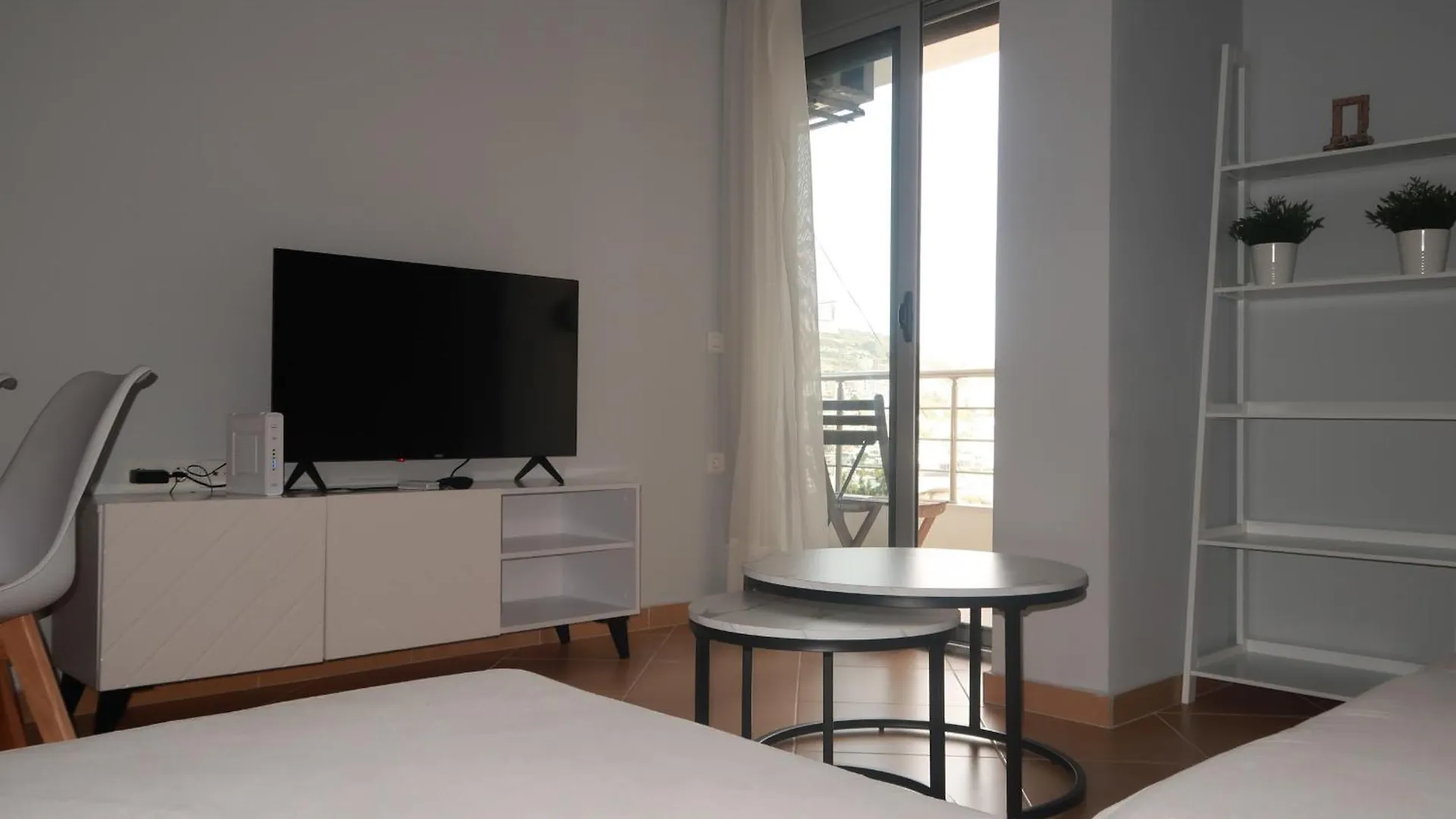 Valeon Apartment One ساراندا